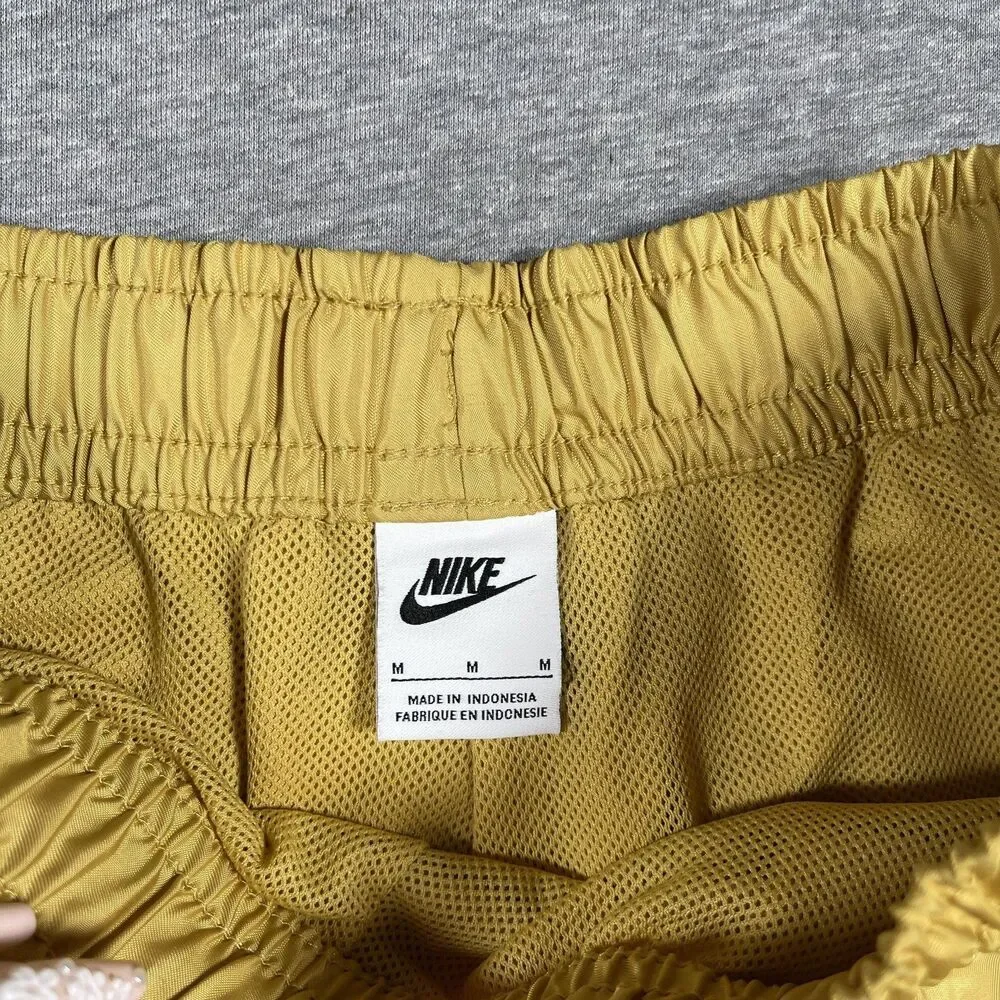 Nike Swim Trunks Mens M Yellow Mesh Lined Drawstring Pockets Quick Dry Athletic